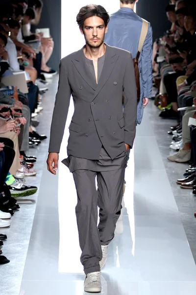 Look 29